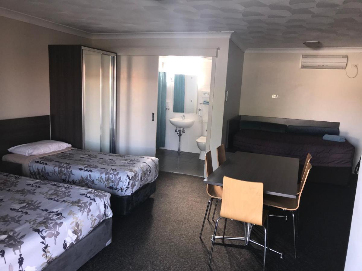 Narellan Motor Inn Exterior photo