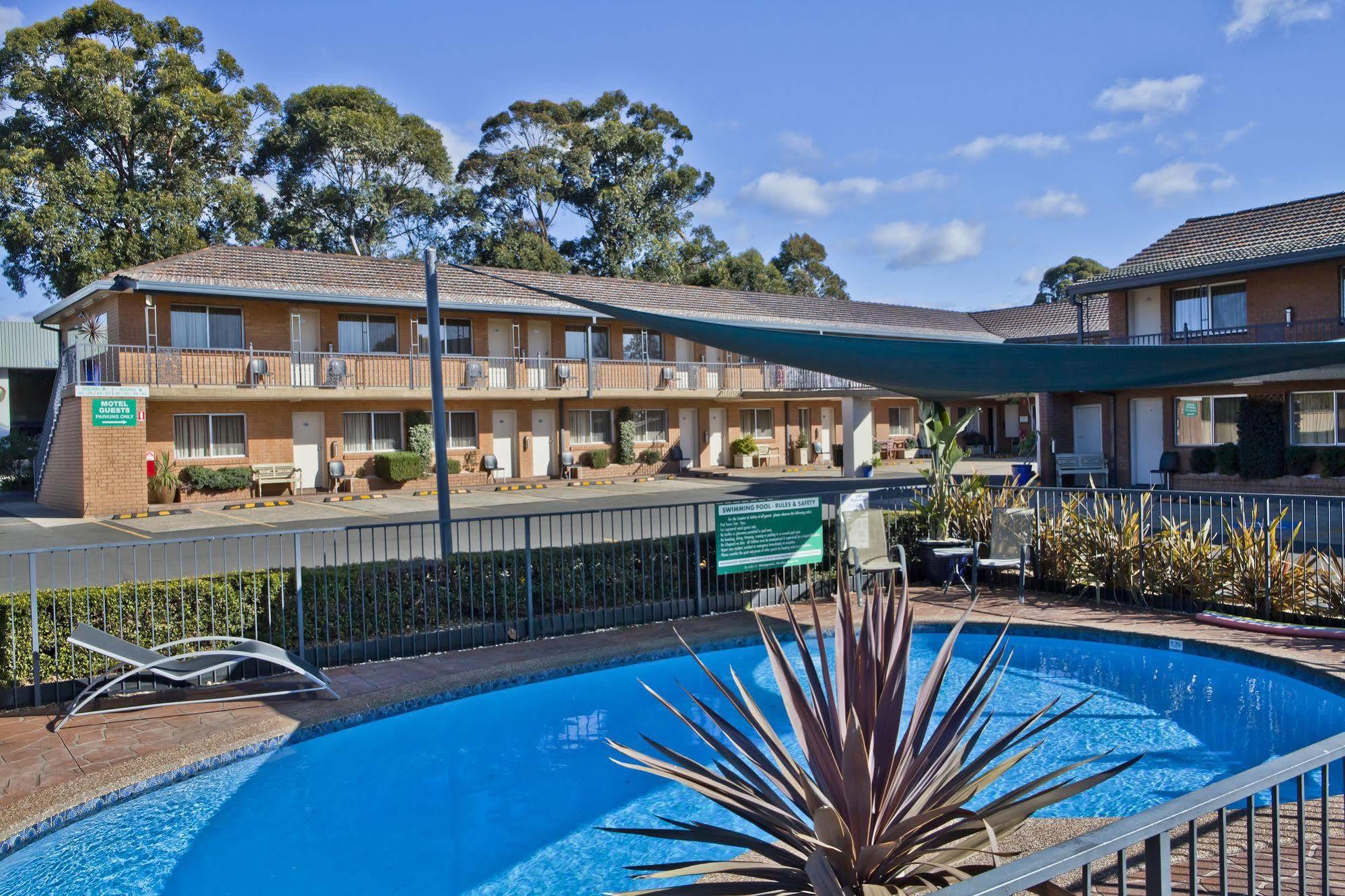 Narellan Motor Inn Exterior photo
