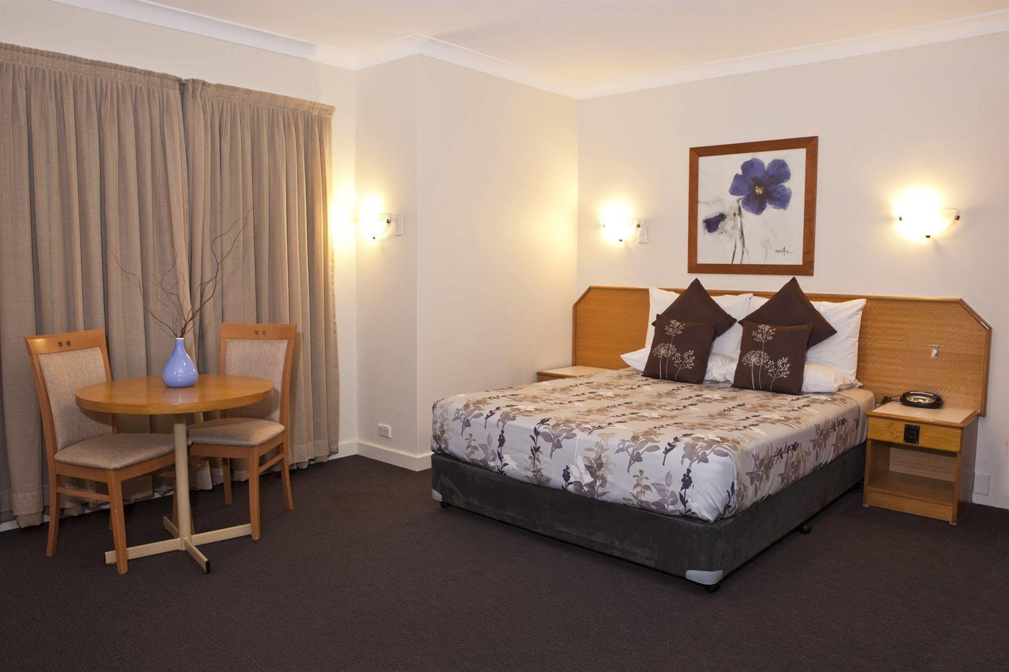 Narellan Motor Inn Exterior photo