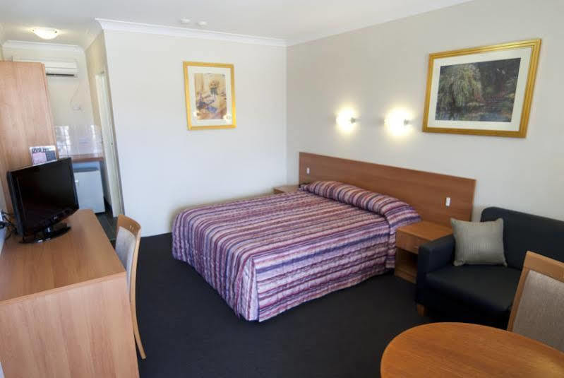 Narellan Motor Inn Exterior photo
